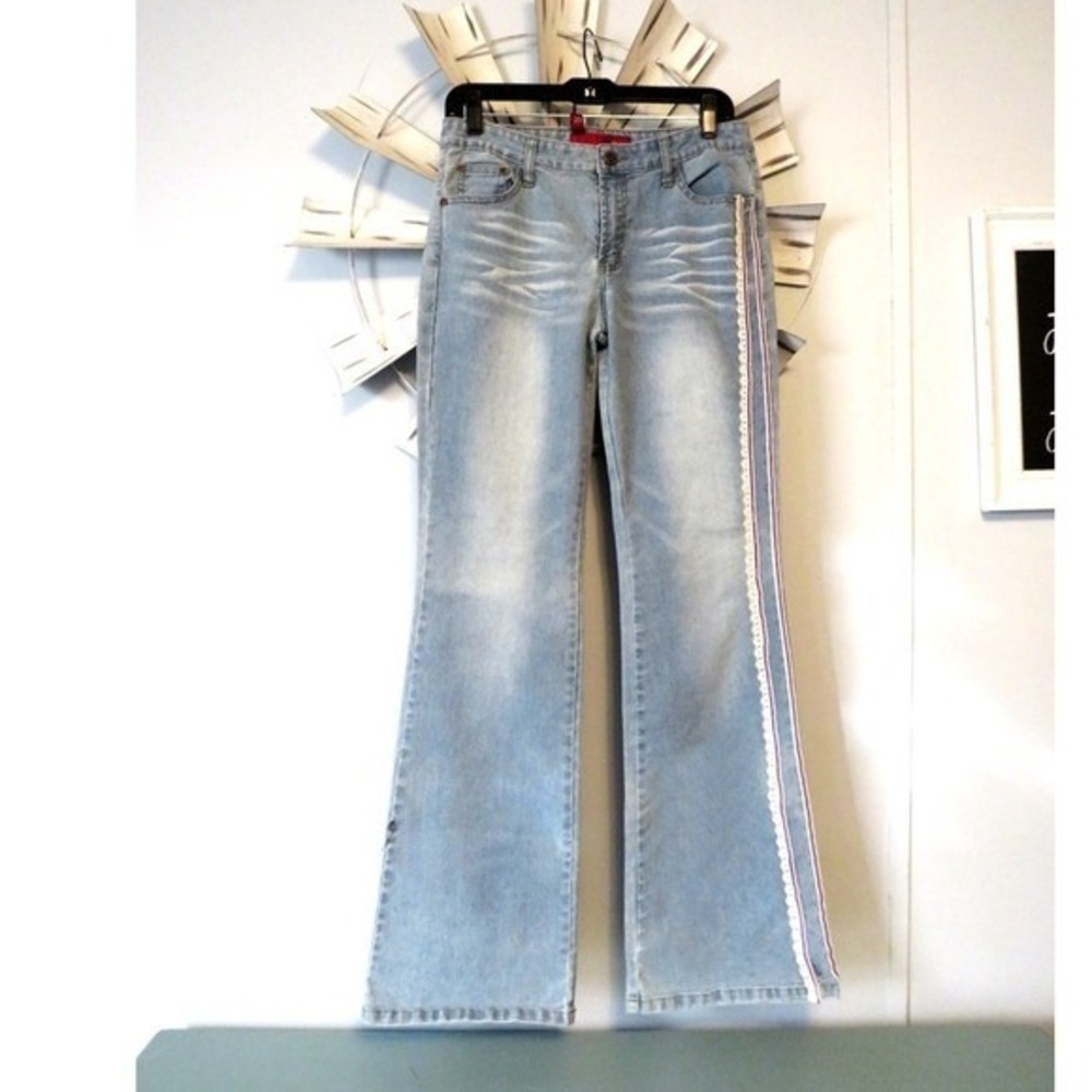NWOT 123 ONS Women's Jeans Size 29 Light Wash Flare Leg Decorative Trim